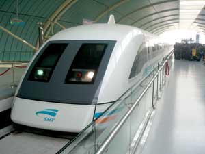 Vortrag &uuml;ber Gesch&auml;fte in Asien der Werbeagentur Hamburg:Der Transrapid in Shanghai. Die Vertr&auml;ge zur Lieferung wurden w&auml;hrend einer Businessreise von Bundeskanzler Schr&ouml;der abgeschlossen.